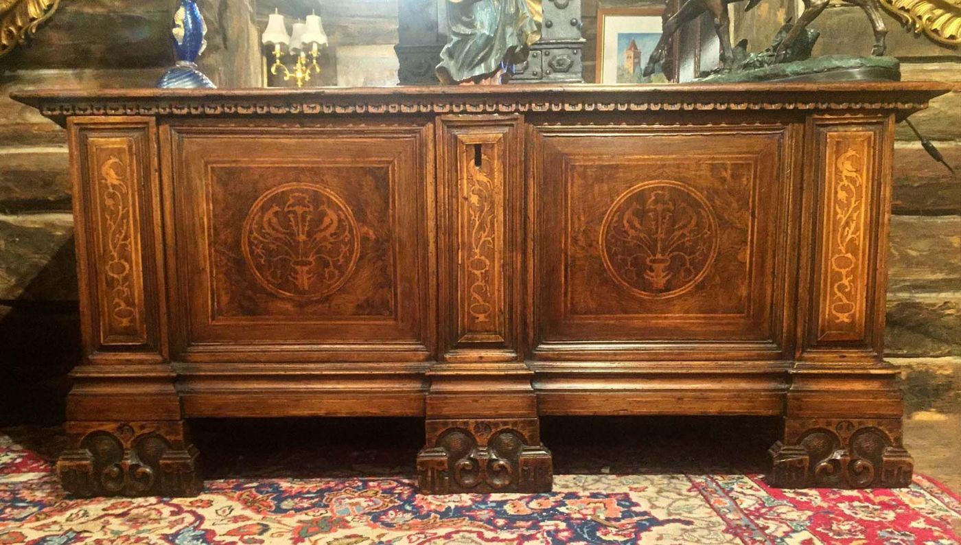IMPORTANT VENETIAN CHEST INLAID IN WALNUT AND WALNUT ROOT OF THE LATE SIXTEENTH CENTURY (new entry)
